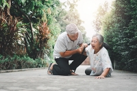 How Seniors Can Prevent Falling